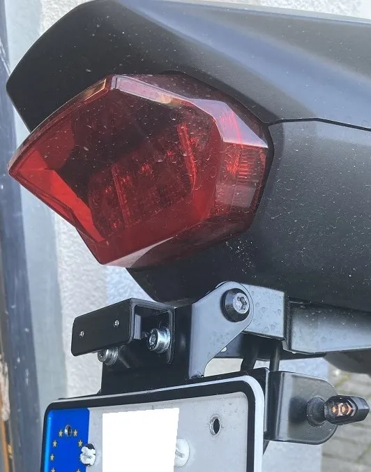 Giá đỡ đèn biển số cho Honda Hornet 750