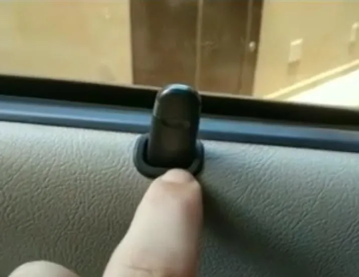 Nắp hoàn thiện cho chốt cửa xe Chery QQ 1100cc