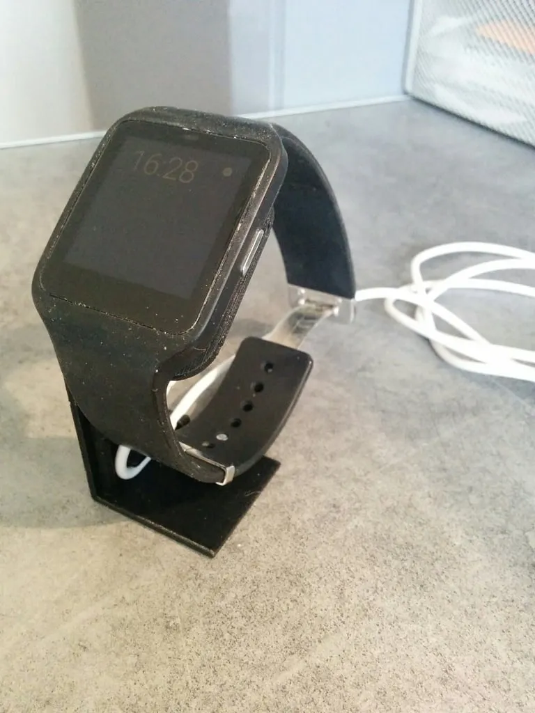 Giá đỡ đồng hồ thông minh Sony với cổng MicroUSB gắn chắc c...