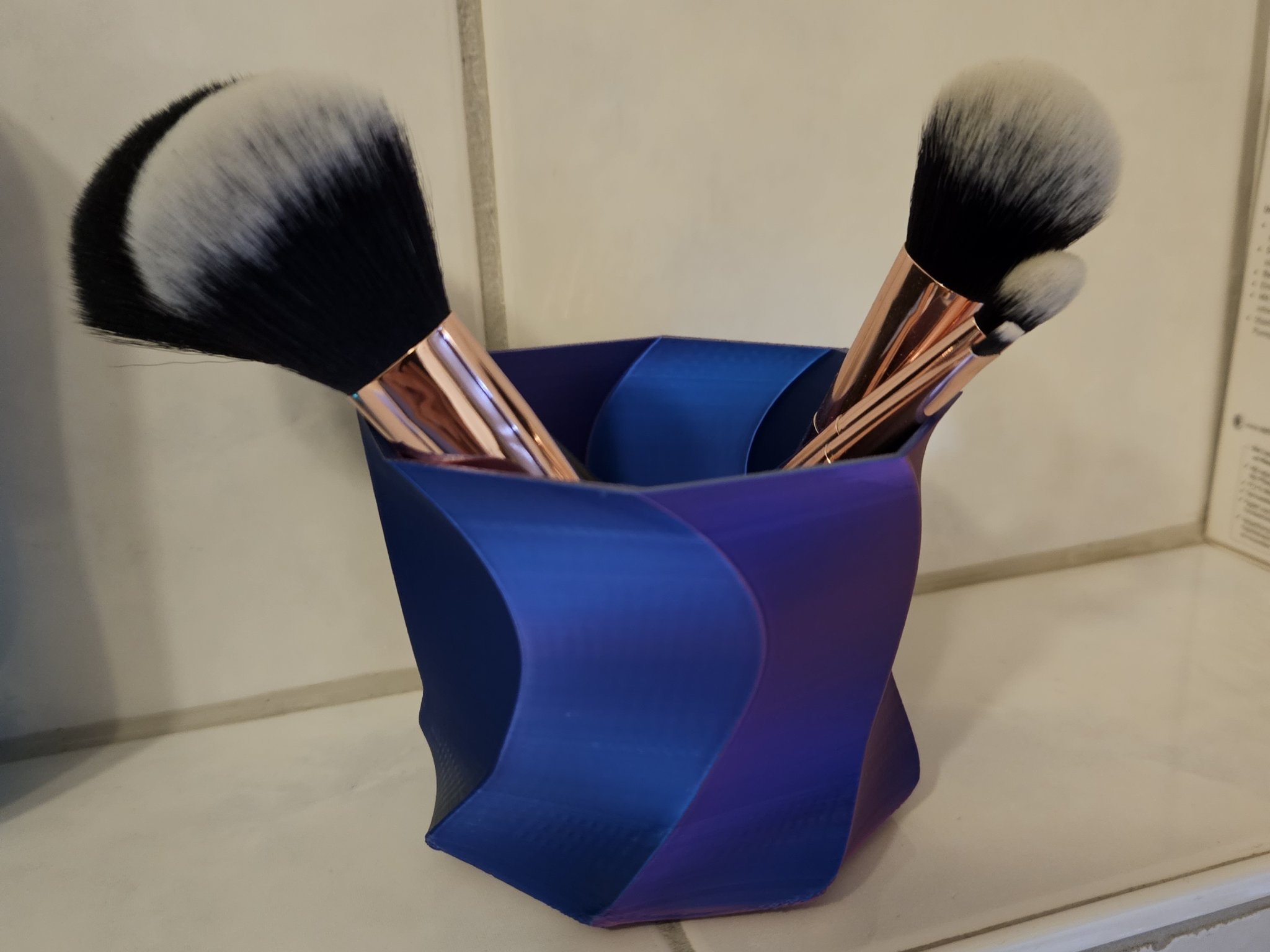 Giá đỡ cốc trang điểm đa năng cho bút và cọ