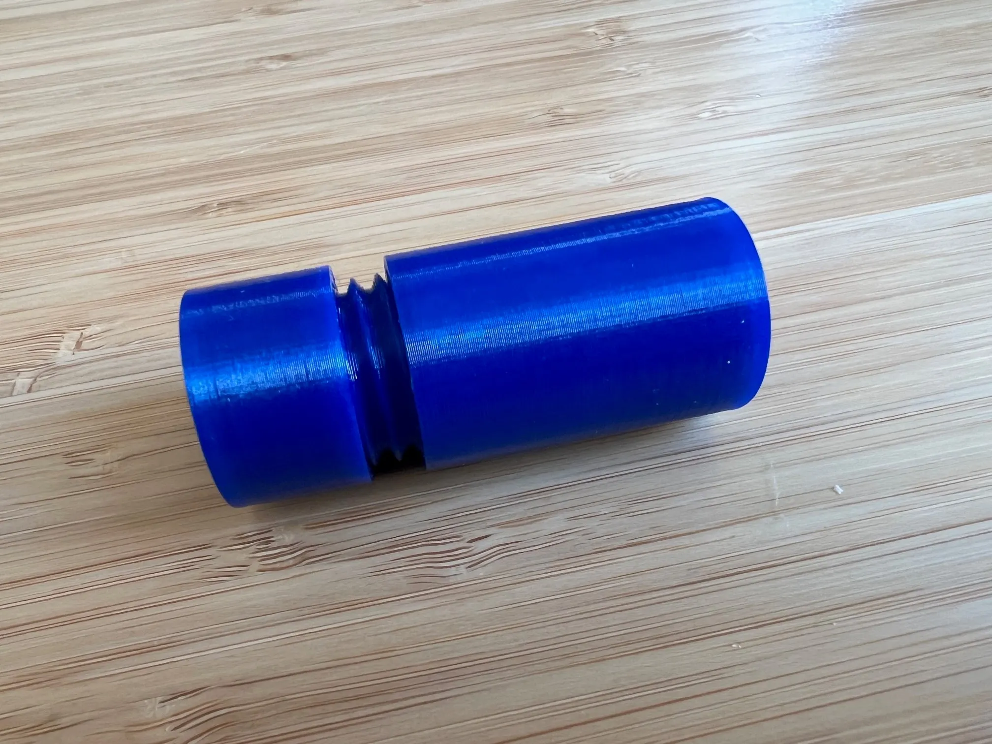 Bình chứa hình trụ đơn giản với nắp vặn cho in 3D