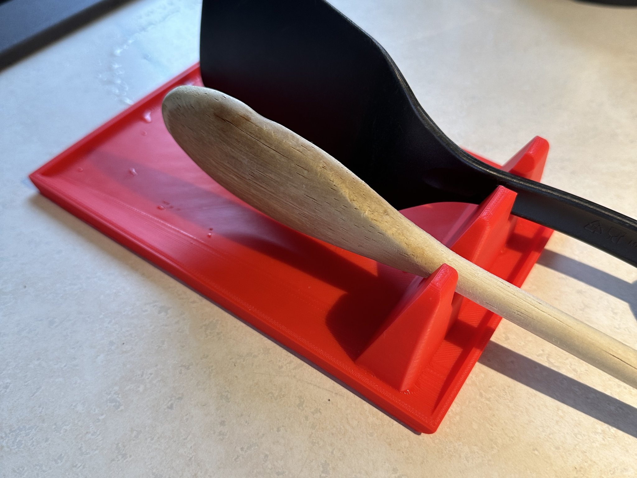 Giá đỡ thìa nhà bếp tiện lợi trong quá trình nấu ăn