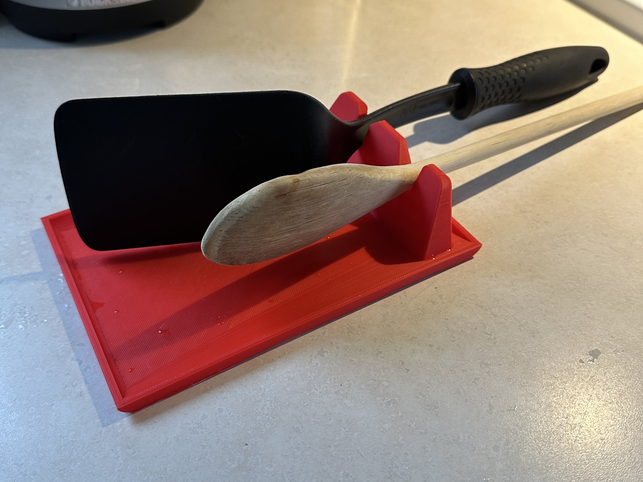 Giá đỡ thìa nhà bếp tiện lợi trong quá trình nấu ăn