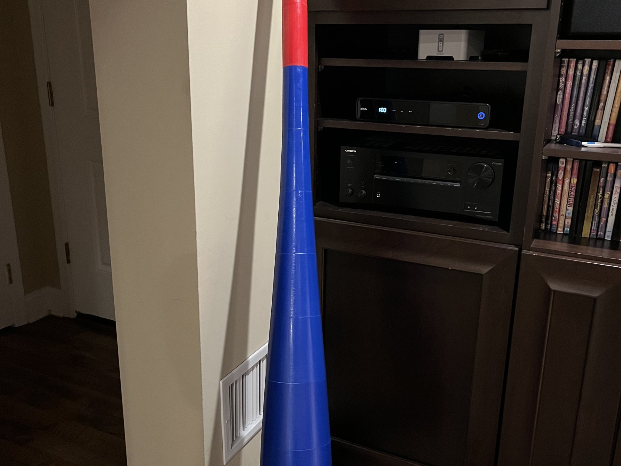 Gậy bóng chày khổng lồ dài 6,5 foot