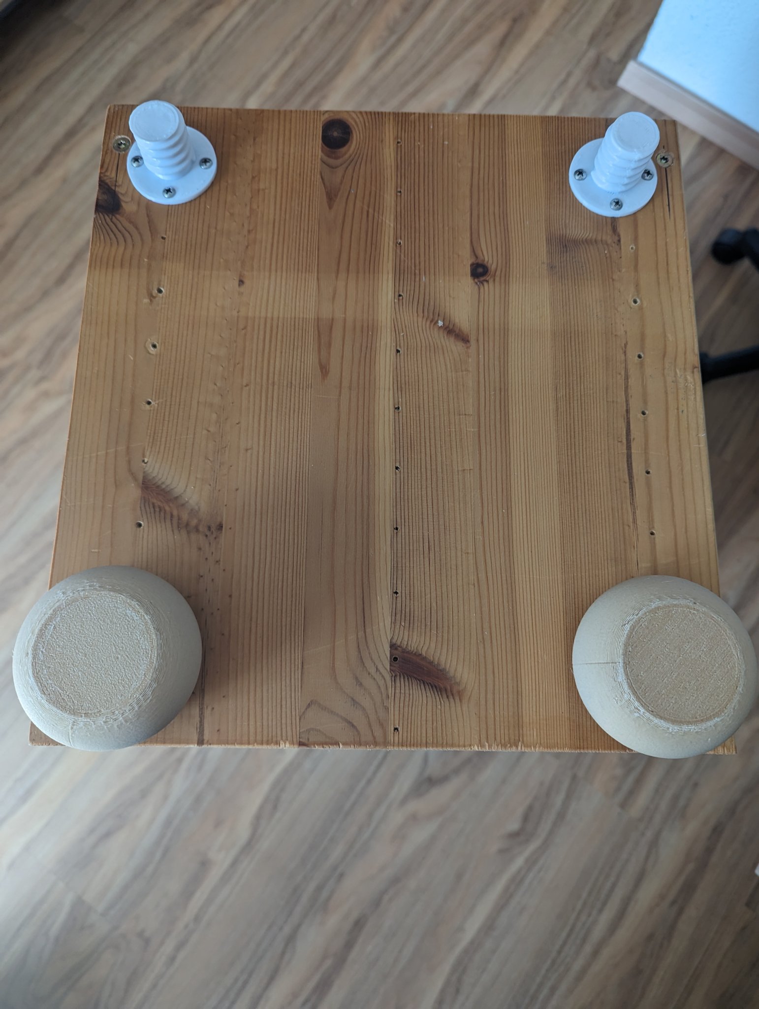 Chân điều chỉnh chiều cao cho tủ hoặc kệ