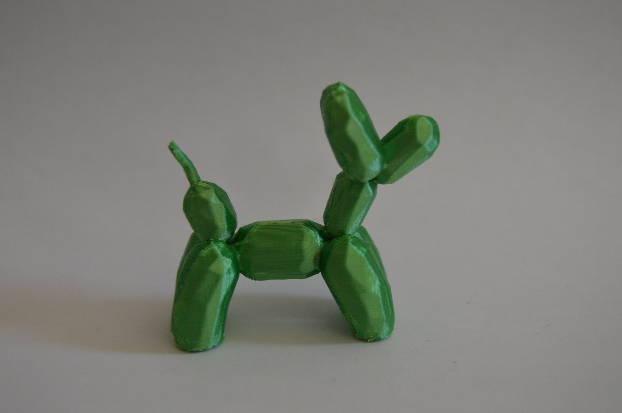 Chó bóng bay phong cách low poly