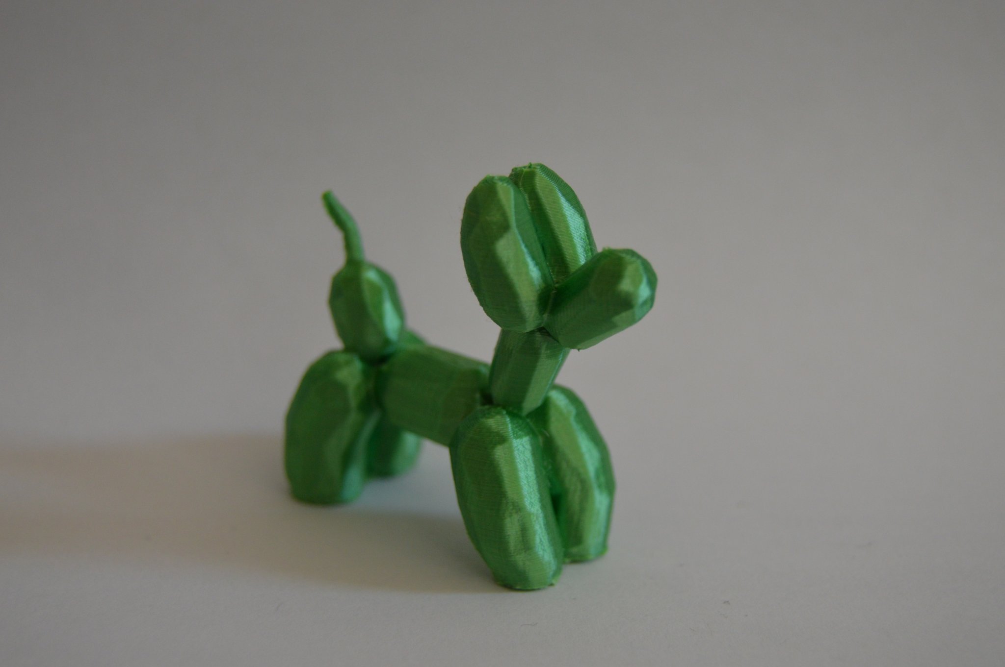 Chó bóng bay phong cách low poly