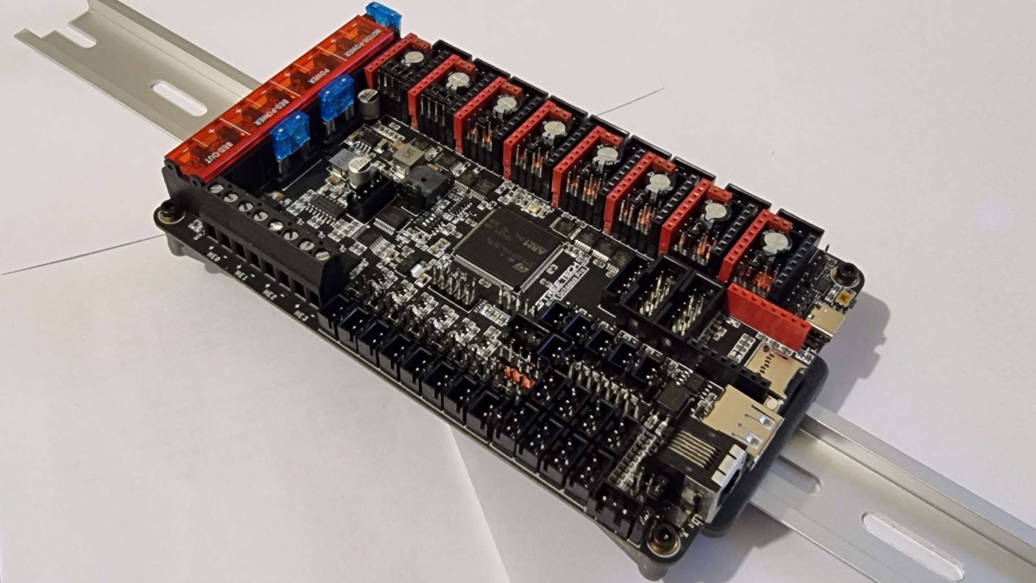 Giá đỡ DIN Rail cho bo mạch điều khiển BTT Octopus