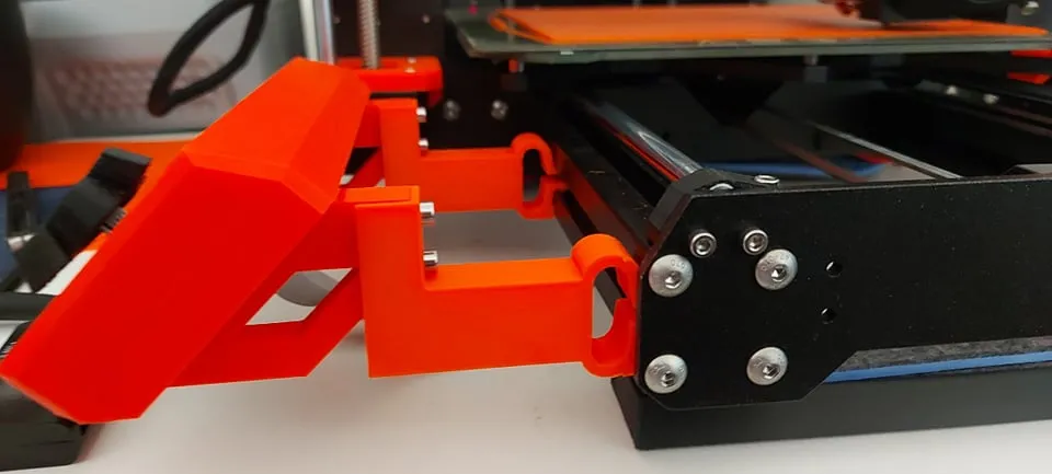 Màn hình Prusa i3 MK3S+ với khe cắm thẻ SD tiện lợi