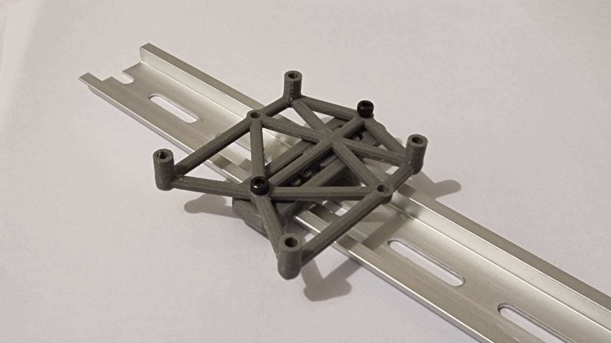 Bảng gắn Raspberry Pi lên thanh DIN Rail