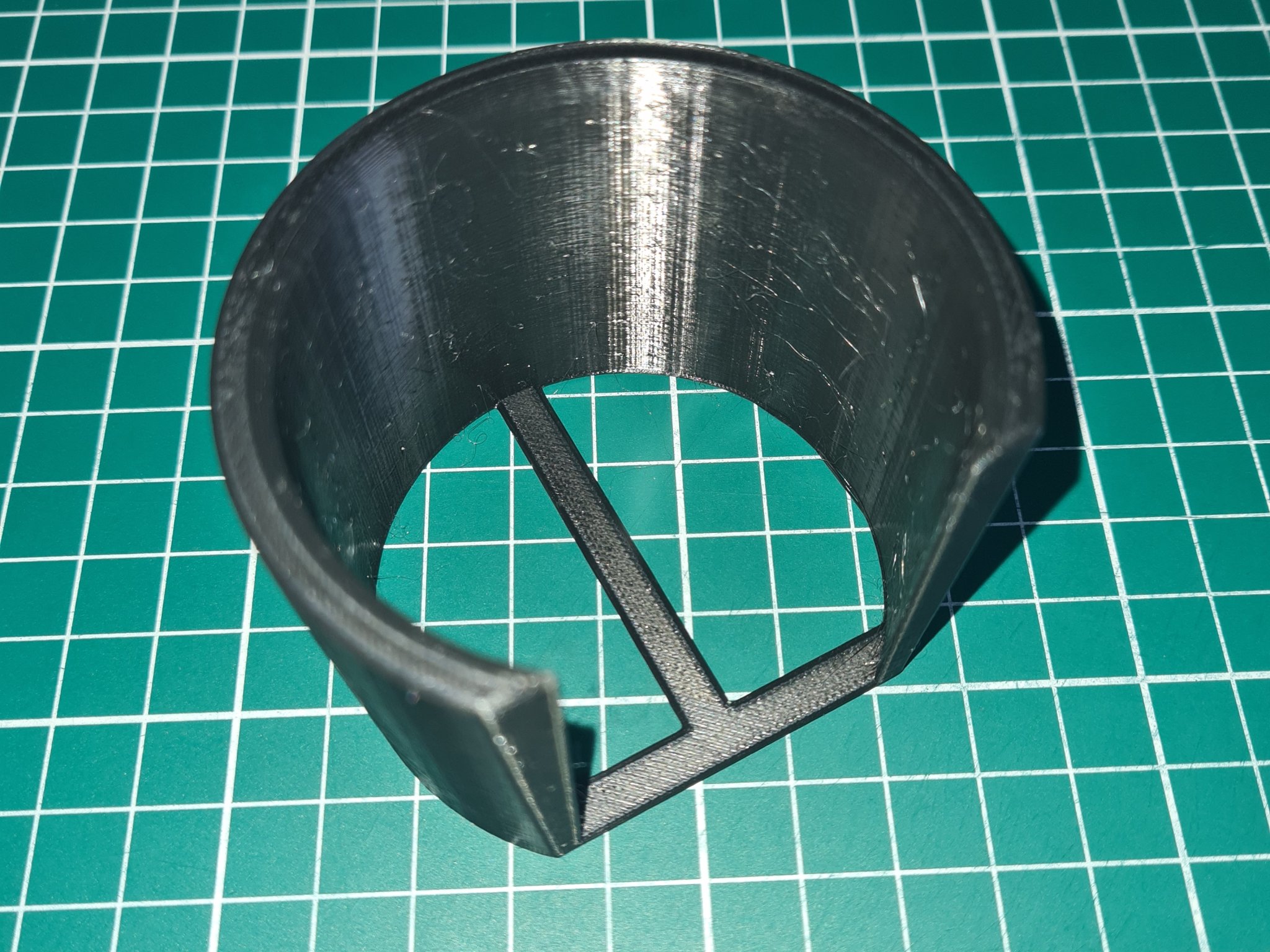 Giá đỡ lon cho xe Skoda Superb