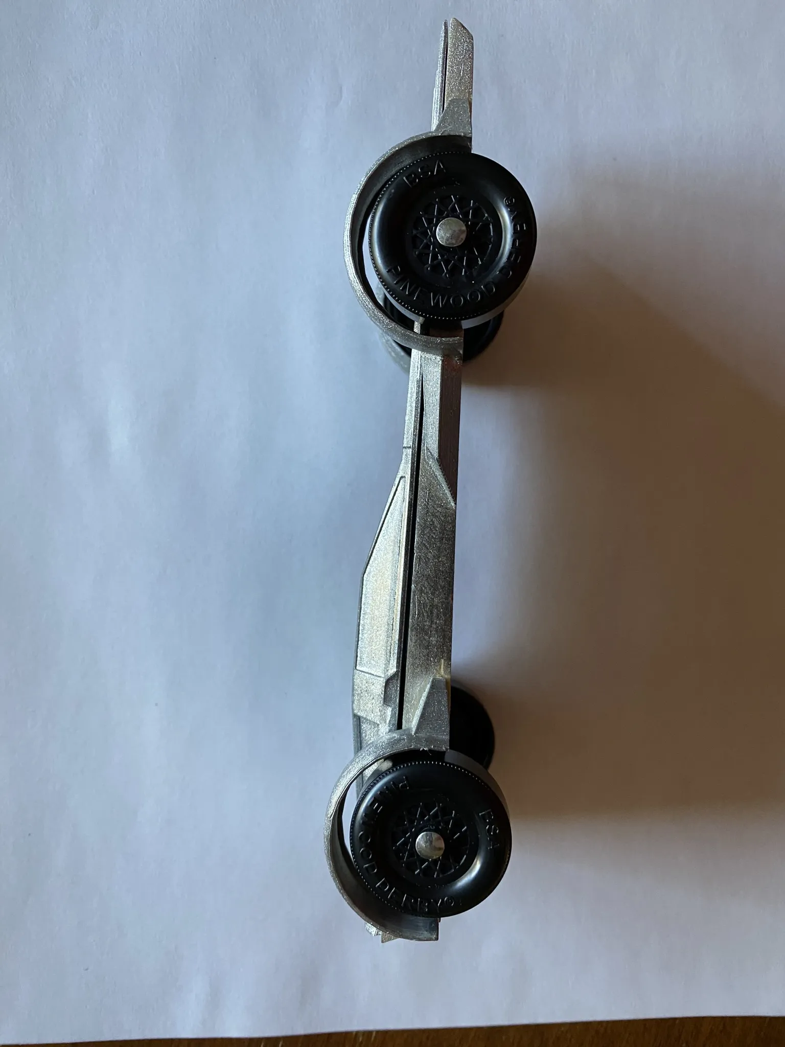 Xe đua gỗ Delorean phong cách Pinewood Derby