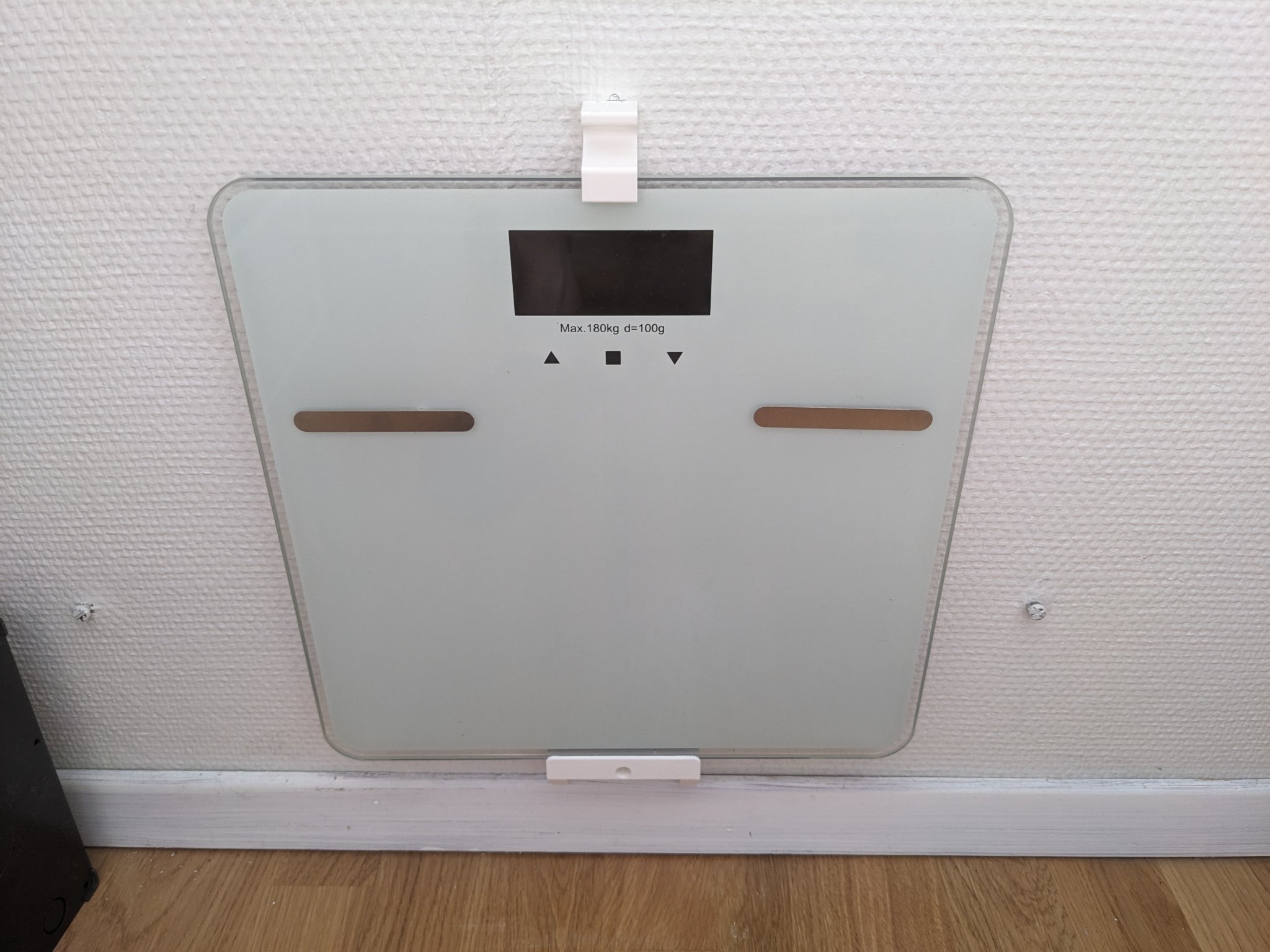 Giá đỡ cho cân cao 24 mm treo tường