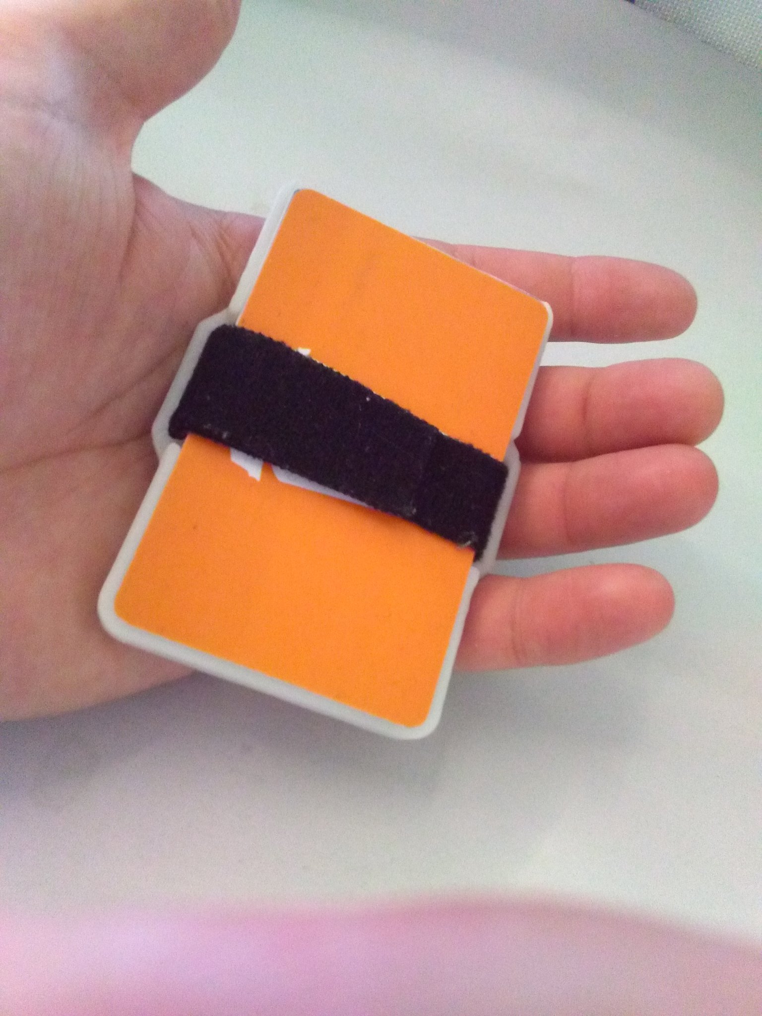 Ví đựng thẻ đơn giản cho 5-6 thẻ, thiết kế nhẹ và linh hoạt