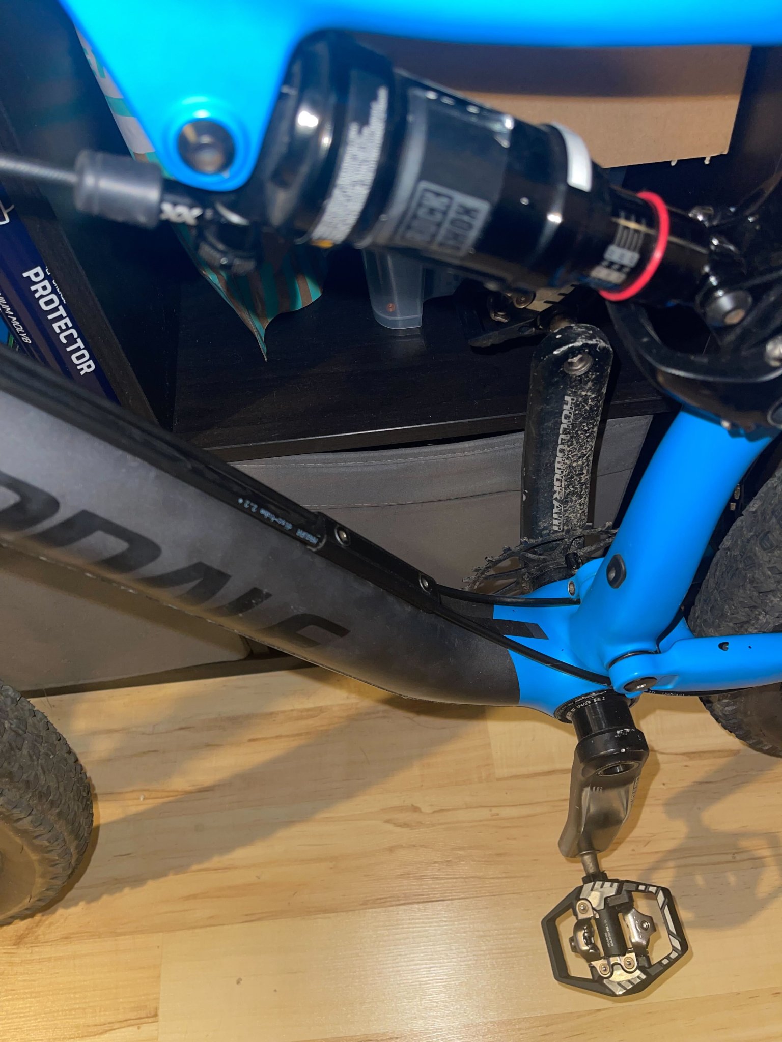 Giá đỡ cáp định tuyến cho khung xe đạp Cannondale