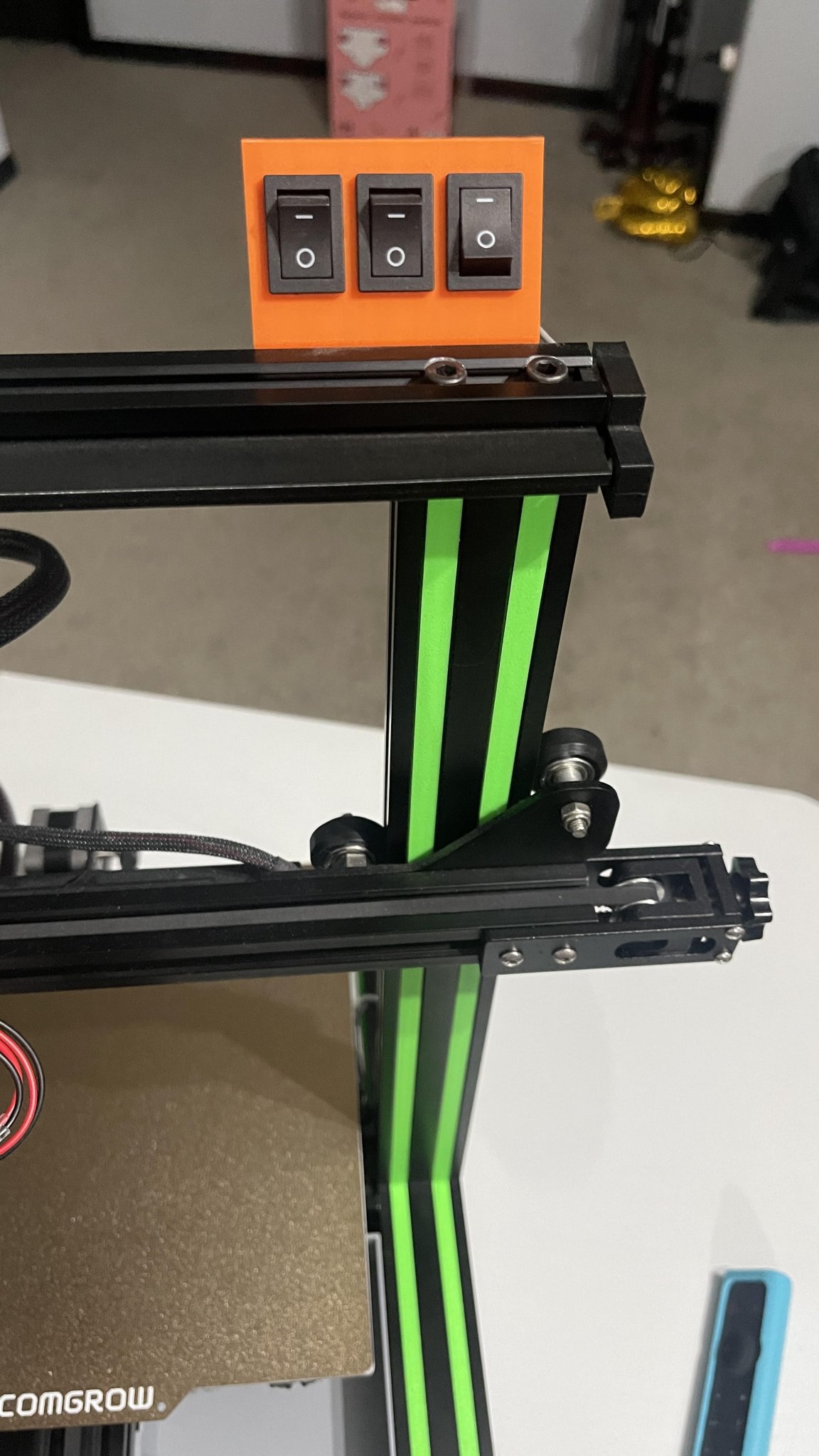 Công tắc rocker V slot cho đèn chiếu sáng