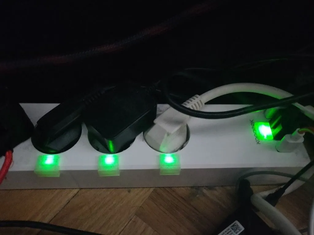 *Bộ khuếch tán LED thông minh cho ổ cắm Koogeek*