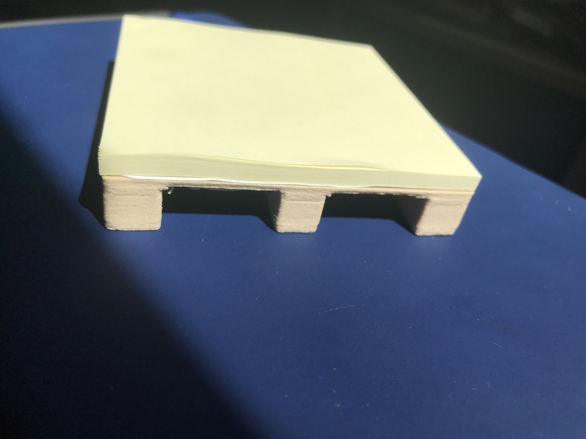 Giá đỡ giấy ghi chú Post-it bằng gỗ