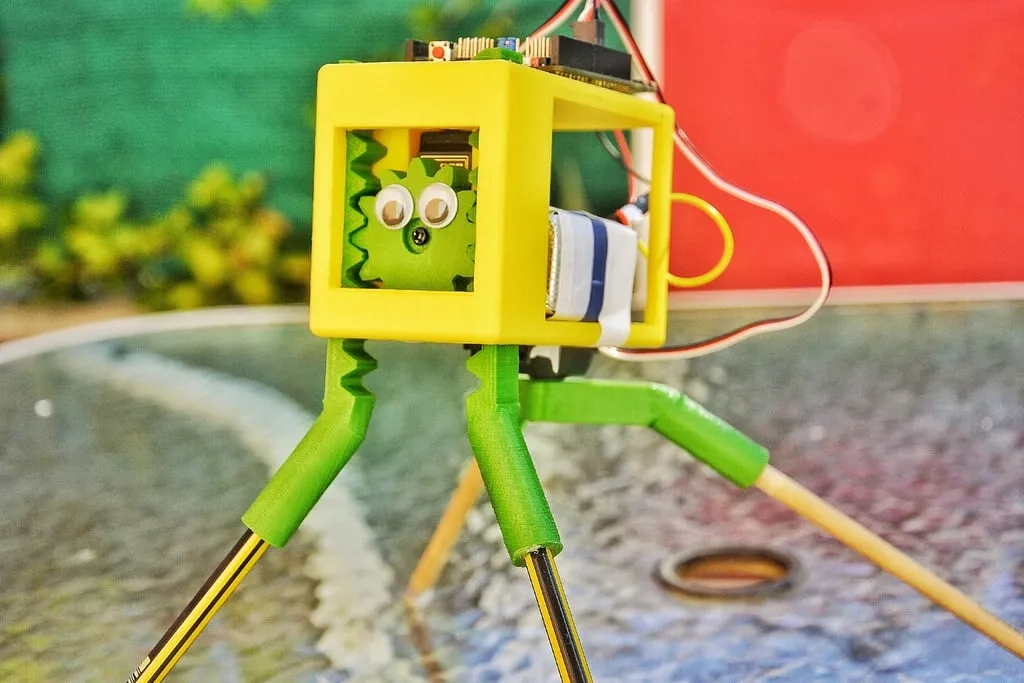 Robot Randofo điều khiển bằng Arduino và Futaba 3003