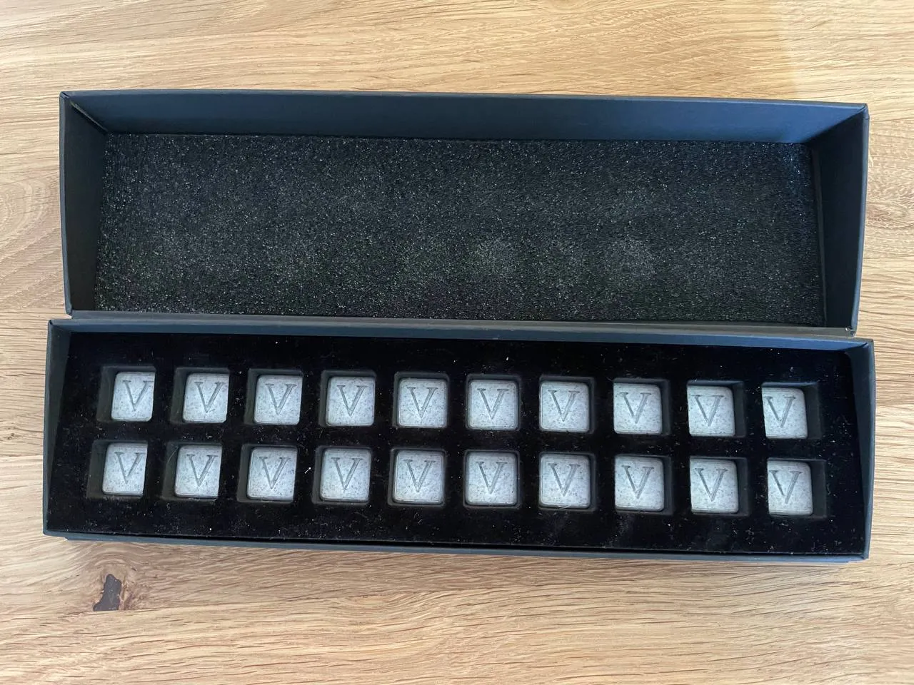 Giá đỡ xúc xắc hợp kim Hoplomachus