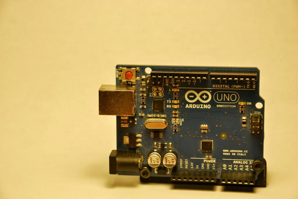 Giá đỡ Arduino với góc nghiêng 30 độ