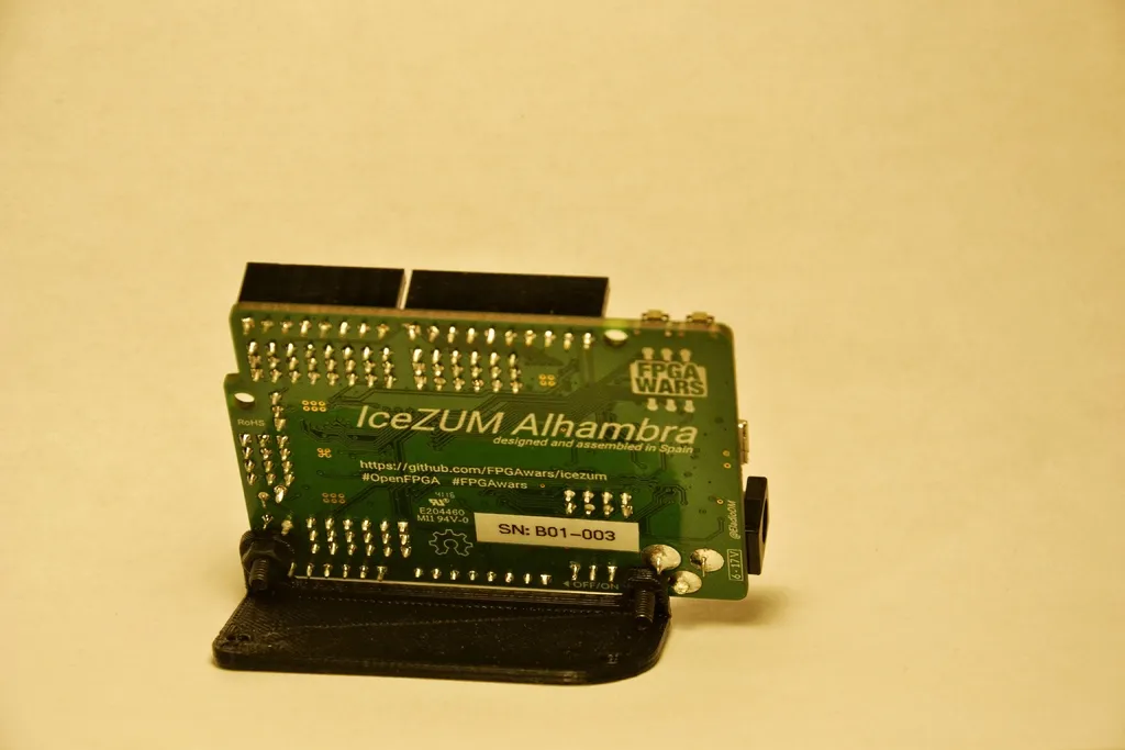 Giá đỡ Arduino với góc nghiêng 30 độ