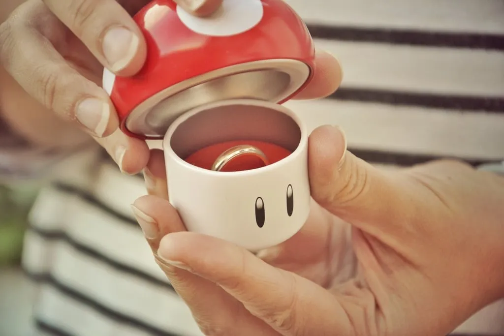 Hộp nhẫn cưới Nintendo hình nấm độc đáo