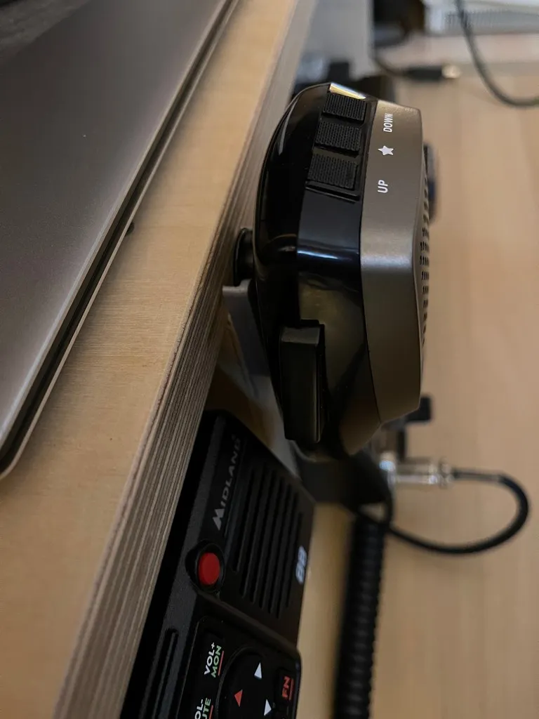 Giá đỡ Mike cho thiết bị di động Midland và President