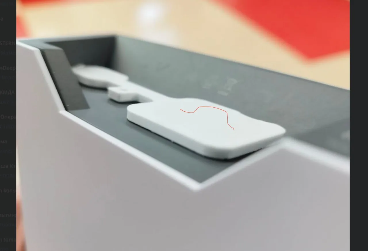 Vỏ bảo vệ cho bộ định tuyến và ăng-ten Starlink