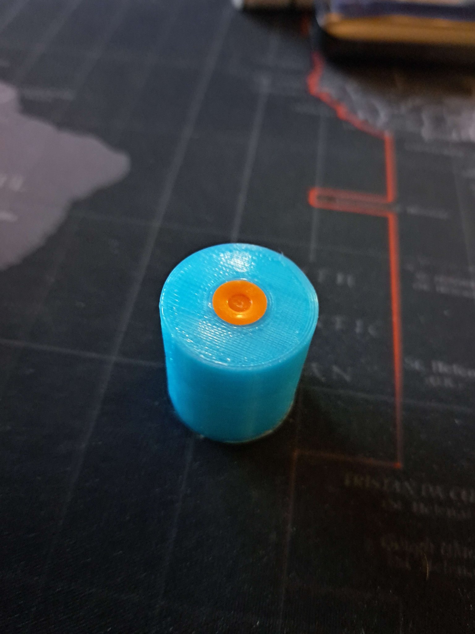 Giá đỡ ống tiêm dễ sử dụng cho mèo tiểu đường