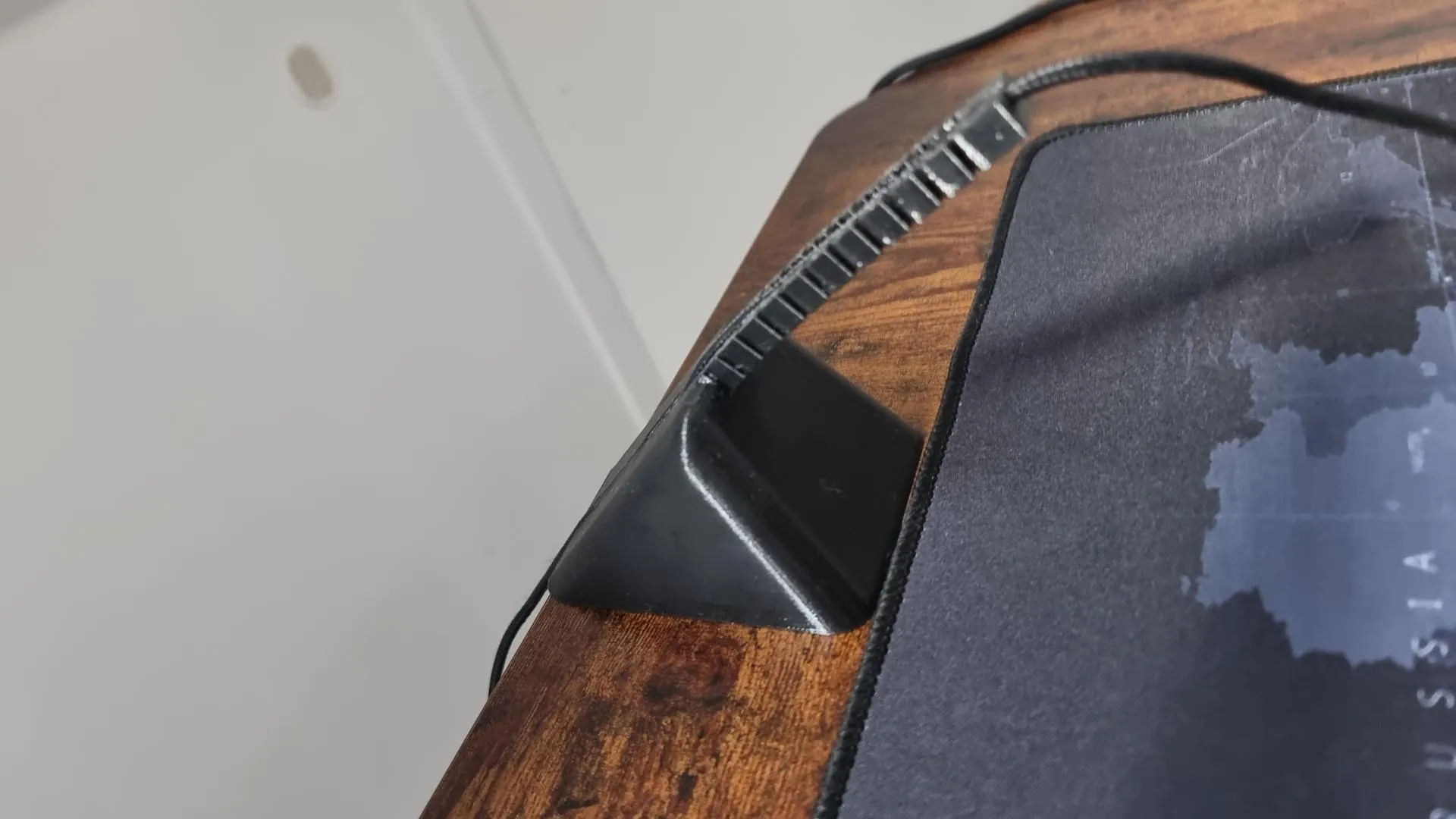 Giá đỡ chuột bungee rỗng với phích cắm