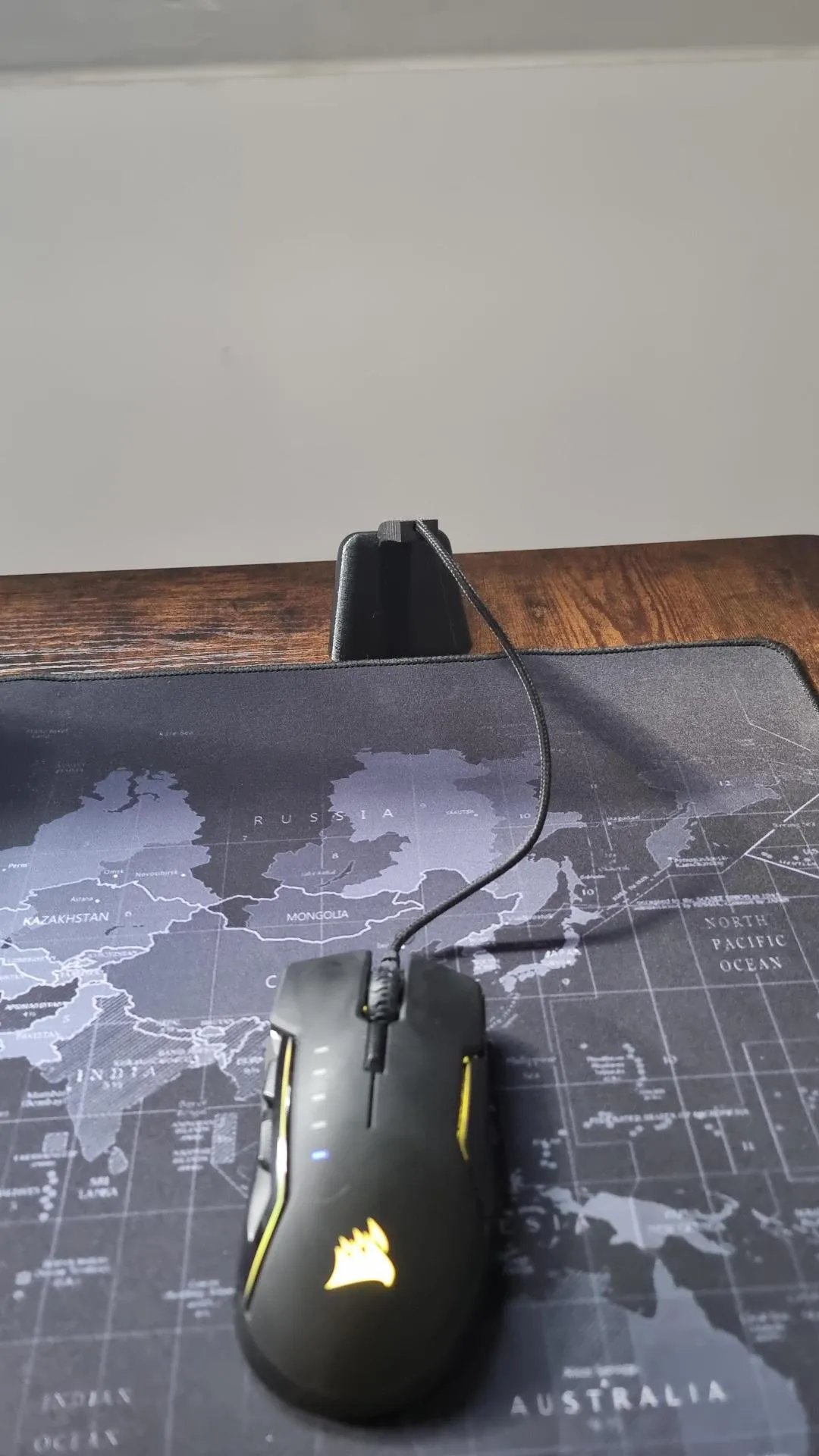 Giá đỡ chuột bungee rỗng với phích cắm