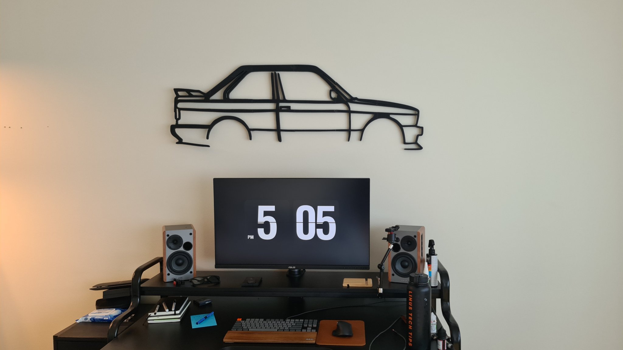 Nghệ thuật treo tường BMW E30 độc đáo và ấn tượng