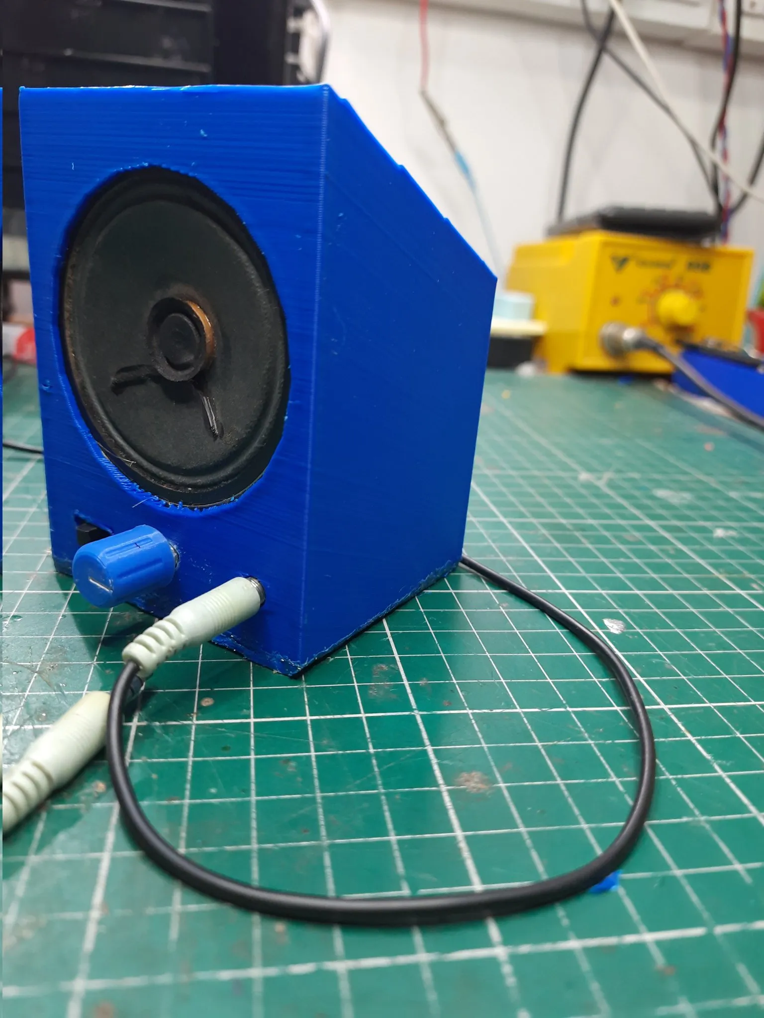 Loa retro in 3D sử dụng chip khuếch đại PAM8403