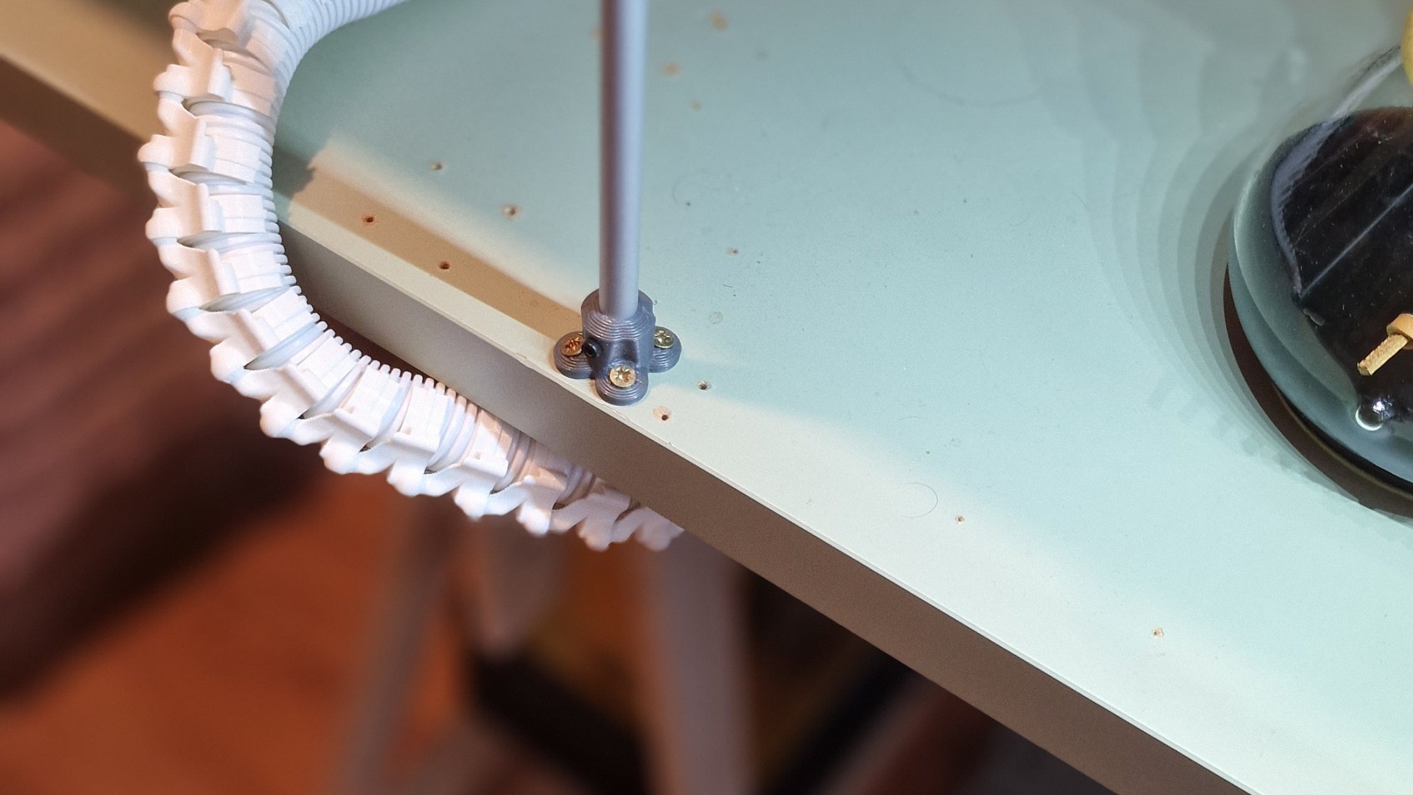 Kẹp dây cáp Ikea RABALDER cho tổ chức dây cáp gọn gàng