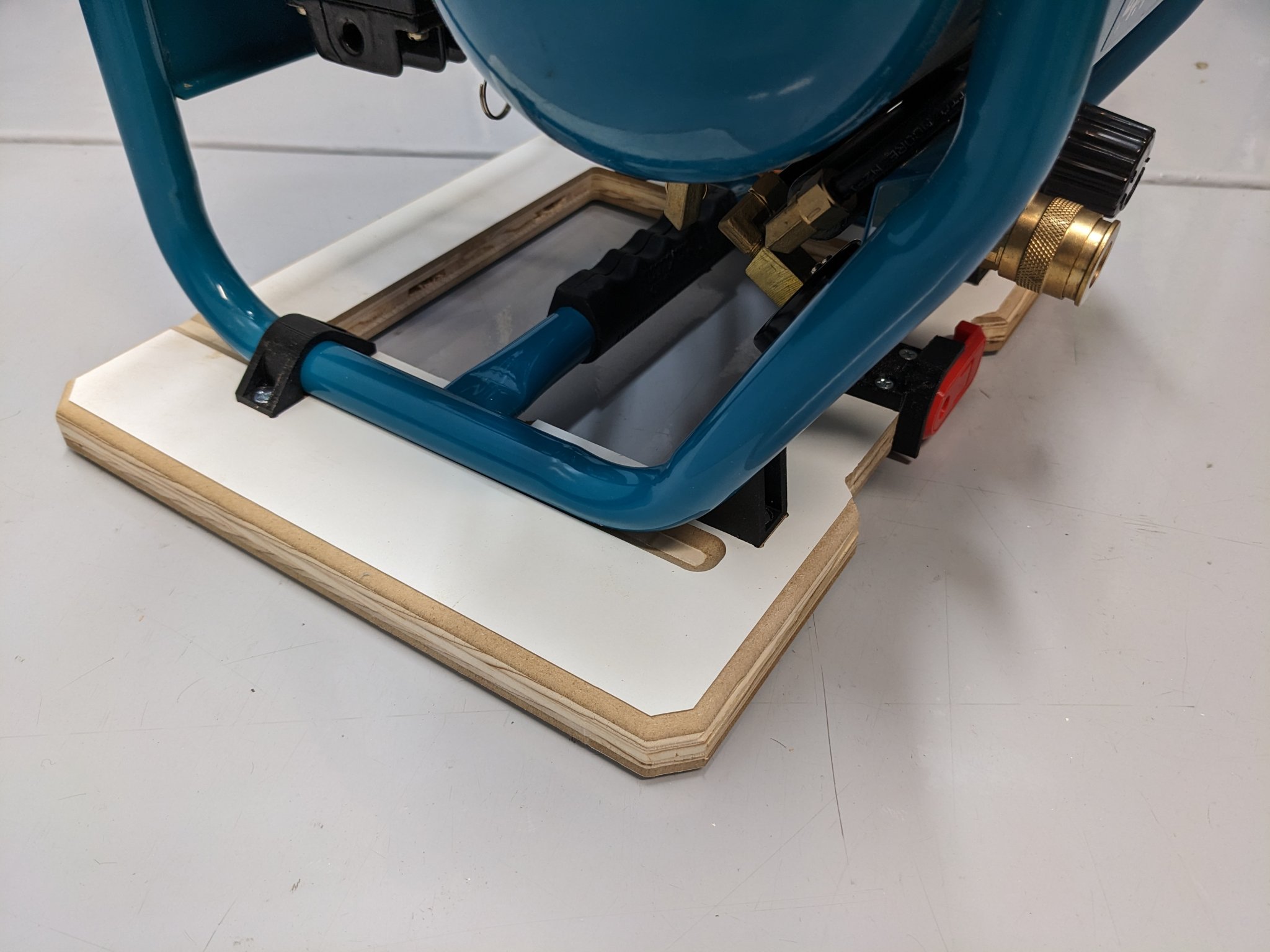 Bảng gắn kết cho máy nén khí Makita AC001