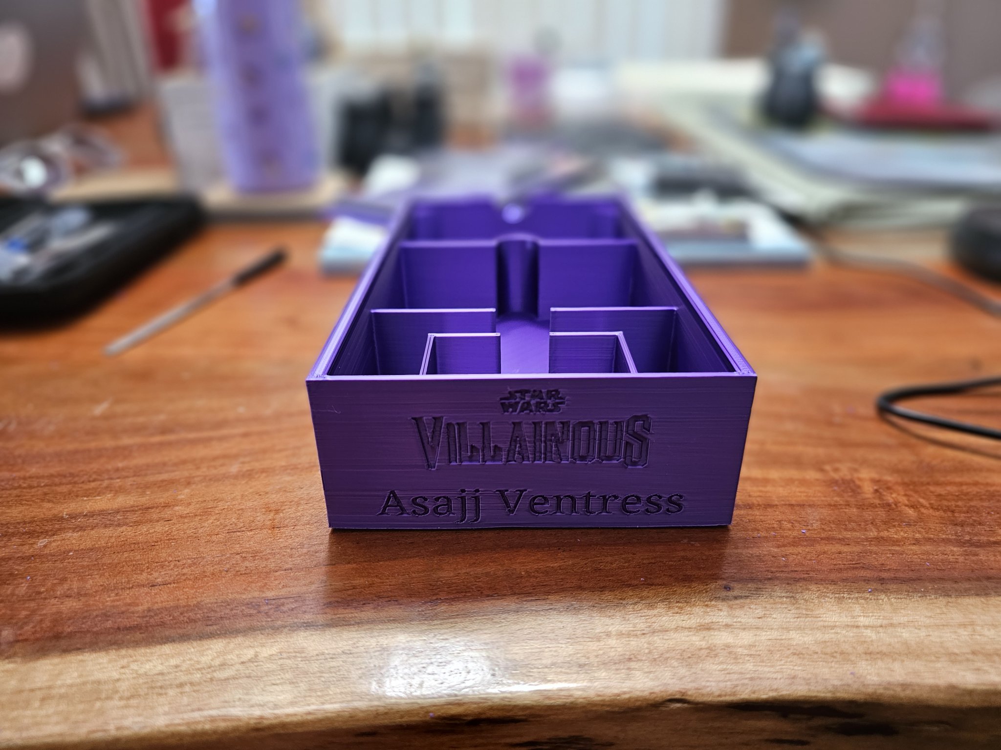 Hộp nhân vật Star Wars Villainous cho trò chơi bàn