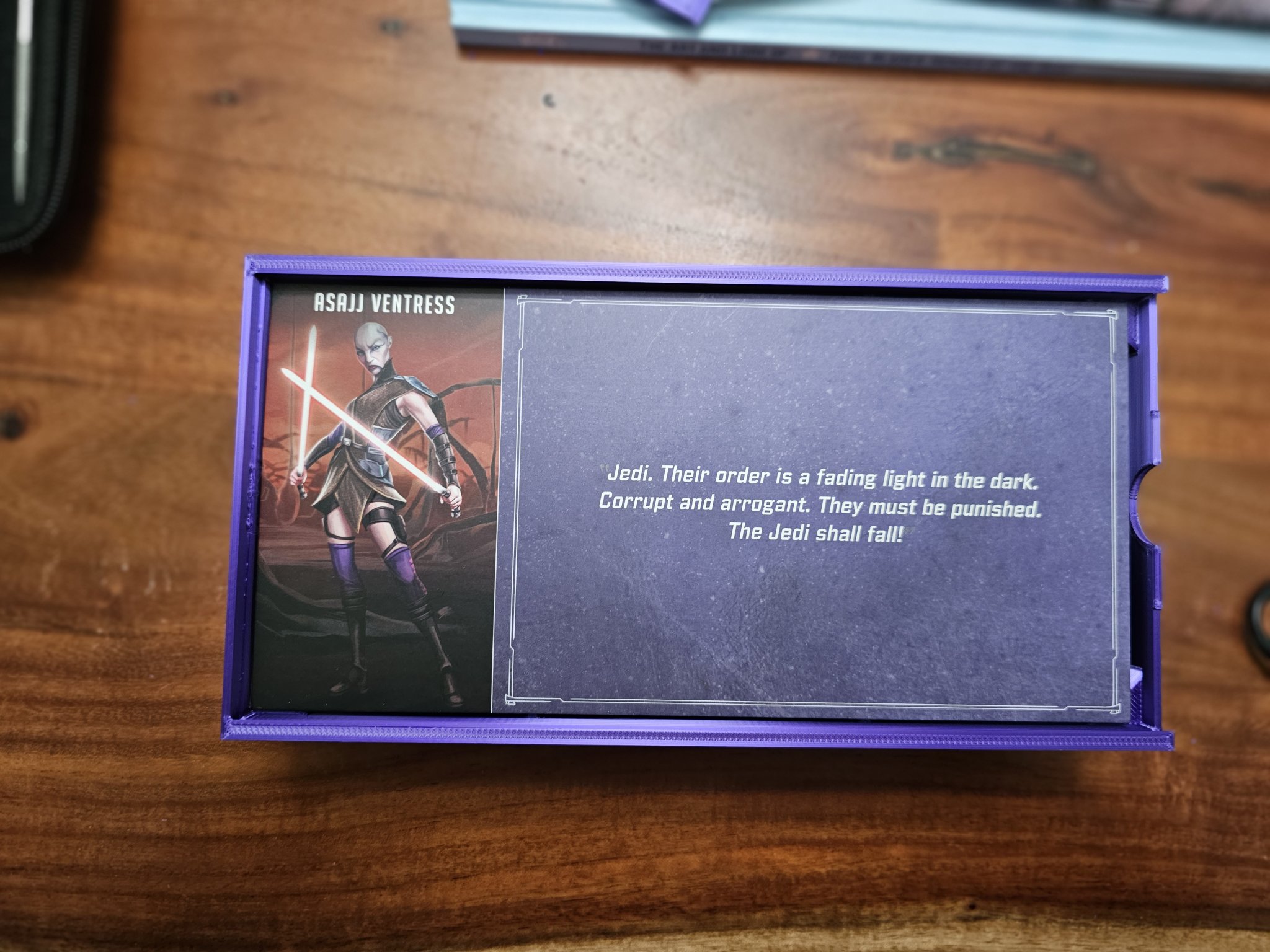 Hộp nhân vật Star Wars Villainous cho trò chơi bàn