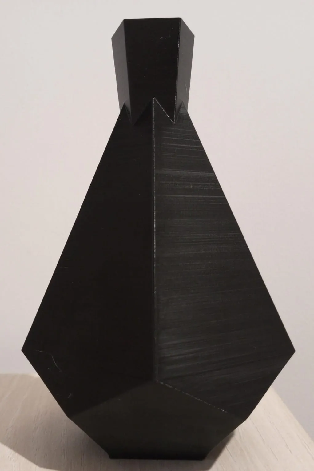 Bình hoa hình kim cương hiện đại và phong cách