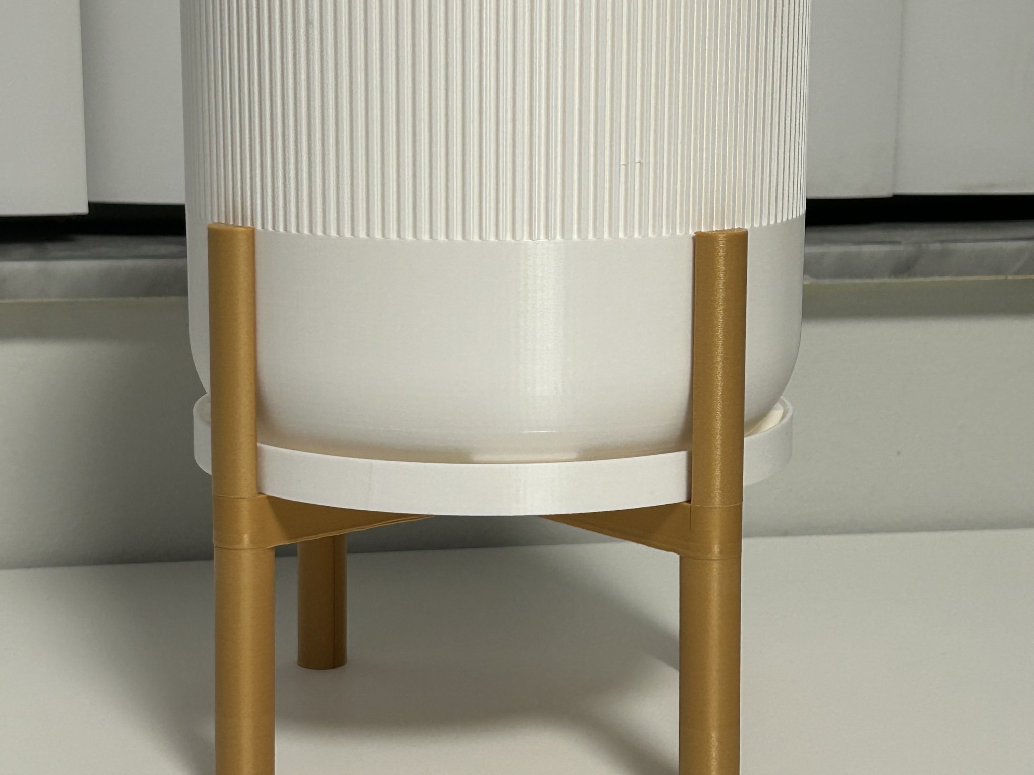 Giá đỡ chậu cây hiện đại 6 inch của Jordan Proctor Designs