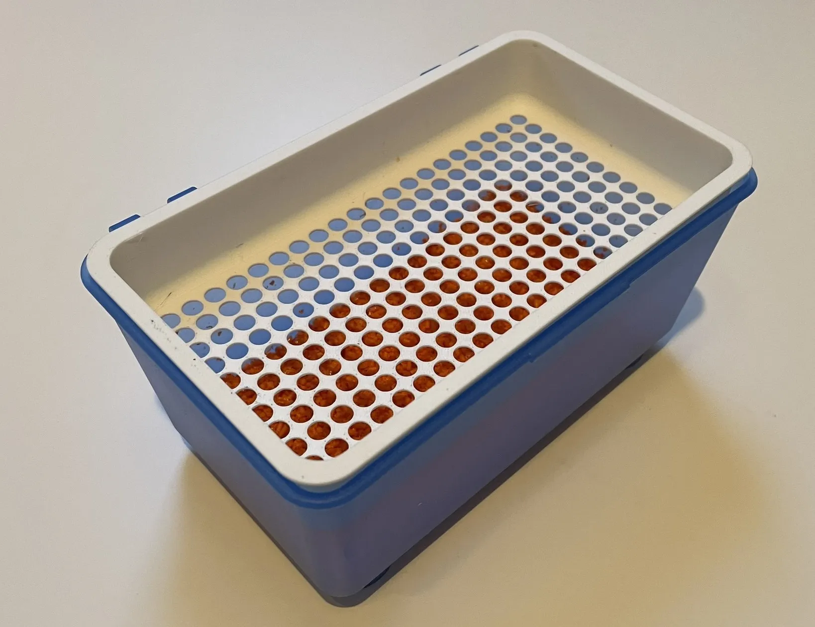 Rây với các kích thước lỗ khác nhau cho hộp