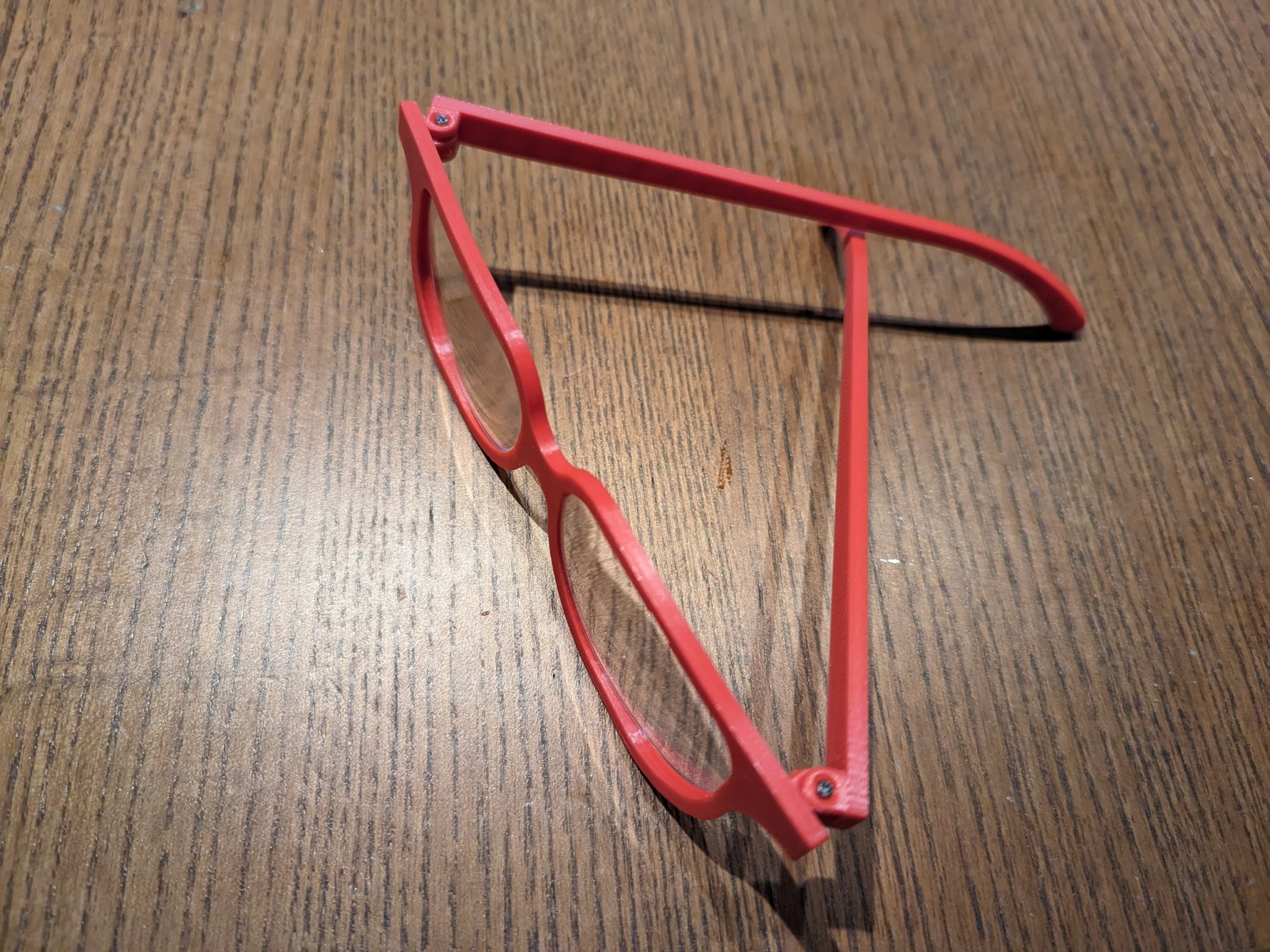 Gọng kính thay thế cho cặp kính hỏng từ cửa hàng đồng giá