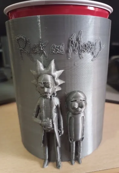Cốc uống Rick và Morty với tay cầm dưa chua