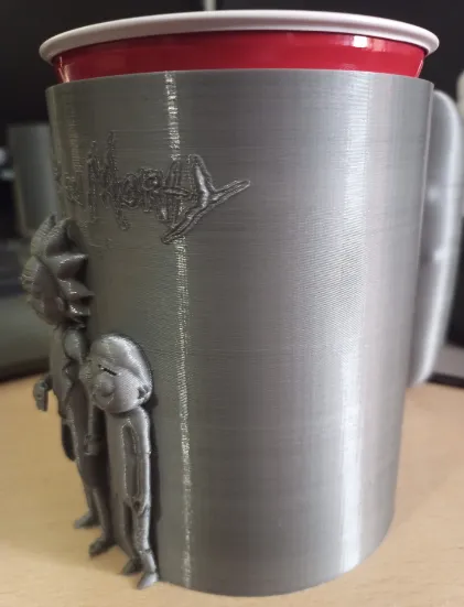 Cốc uống Rick và Morty với tay cầm dưa chua