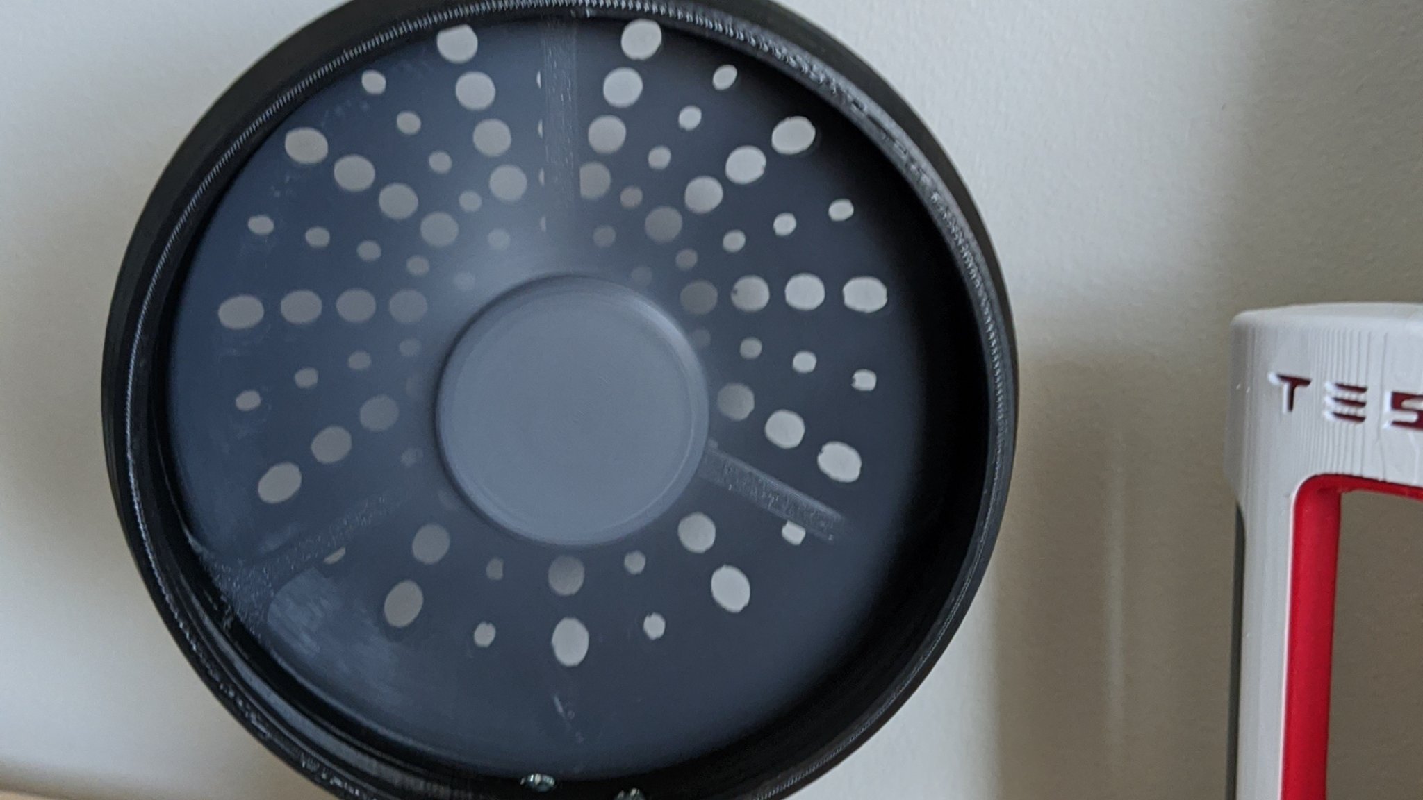 Quạt bàn mini in 3D với thiết kế tối giản