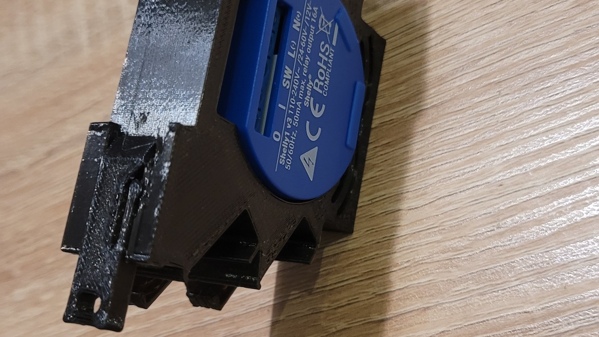 Giá đỡ DIN Shelly One với đầu nối Wago 221