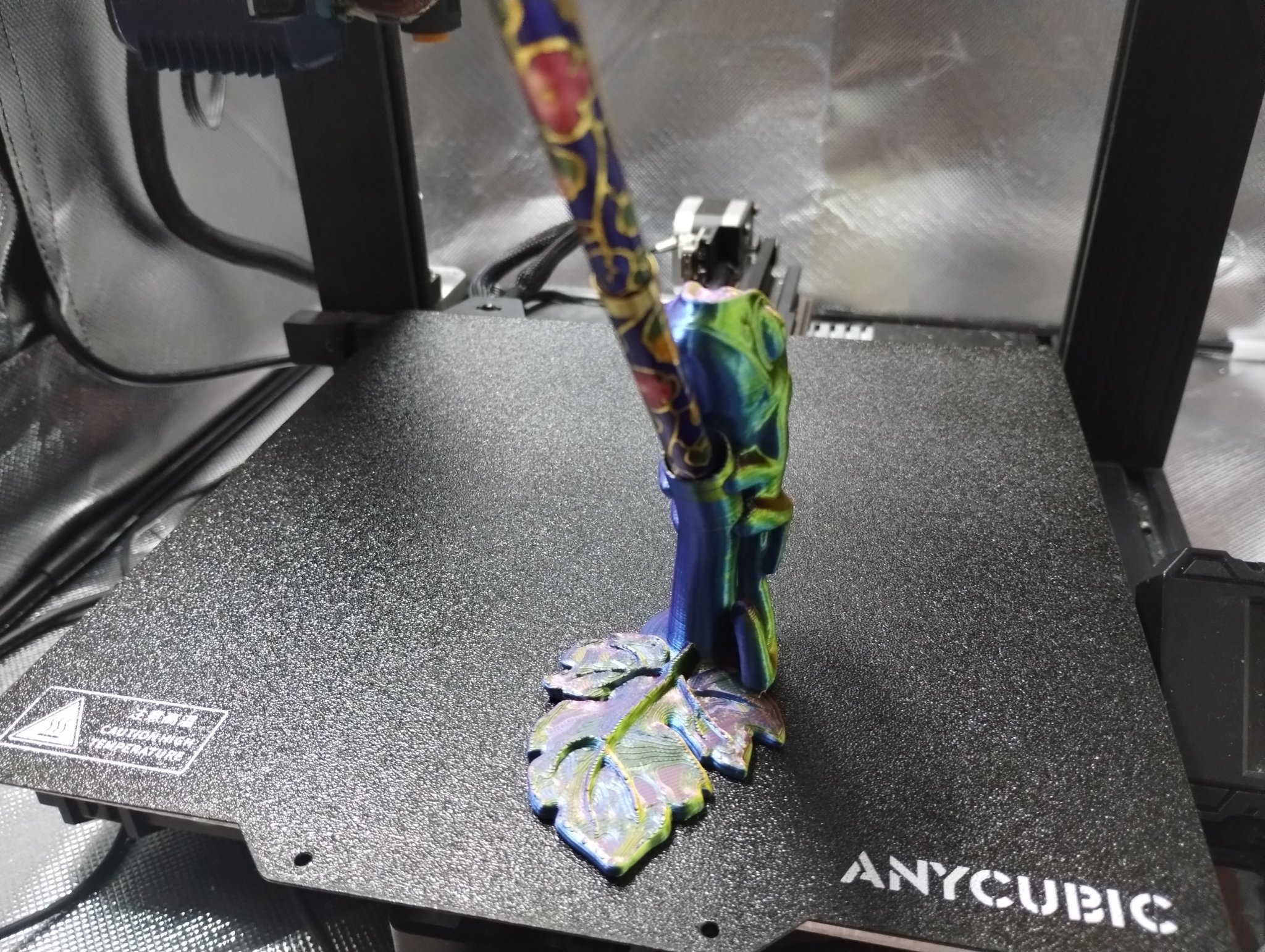 Giá đỡ bút tắc kè với ổn định lá