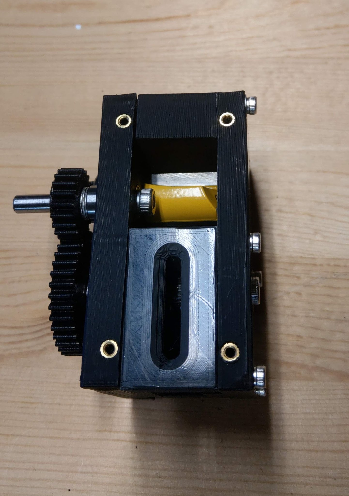 Máy tạo viên filament mã nguồn mở tự động với bit router 1