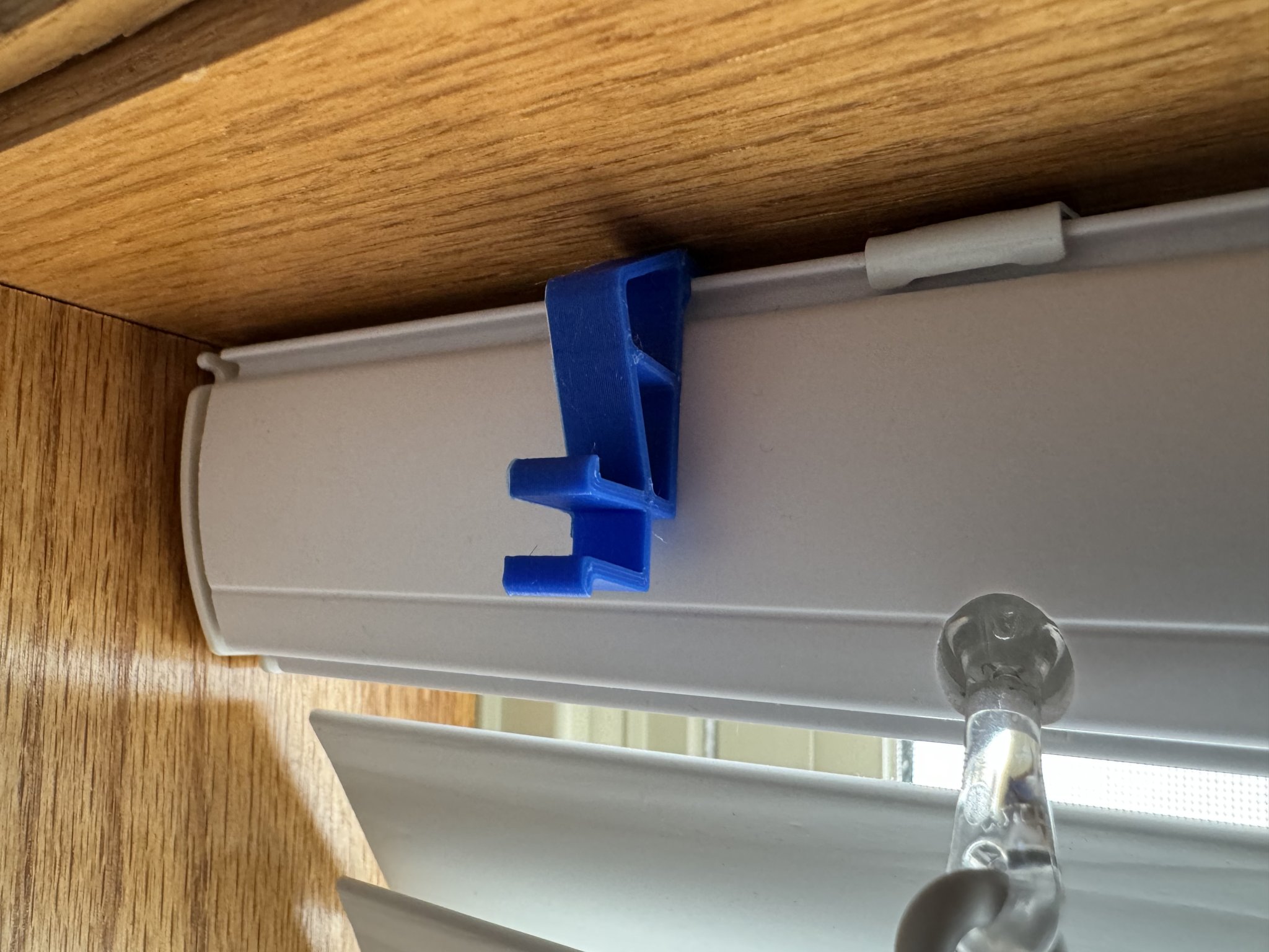 Kẹp che ánh sáng 2" thay thế cho rèm giả gỗ Home Depot