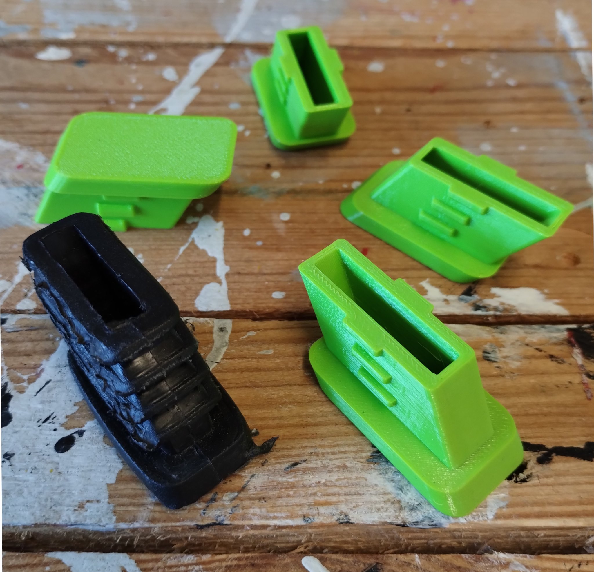 Chân thay thế cho ghế armchair "Kayoom